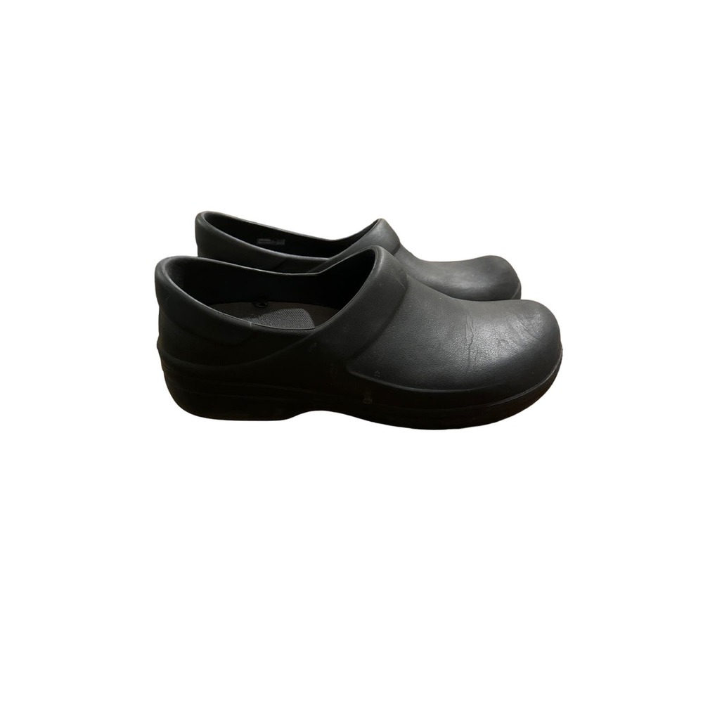 Women’s Crocs Neria Pro Slip Resistant Rubber Shoes  Size 10